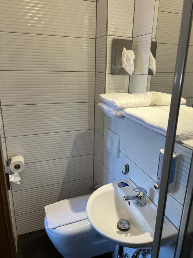 Hotel Pasa Paradies Kostenlose Parkplaetze Hanau Extérieur photo